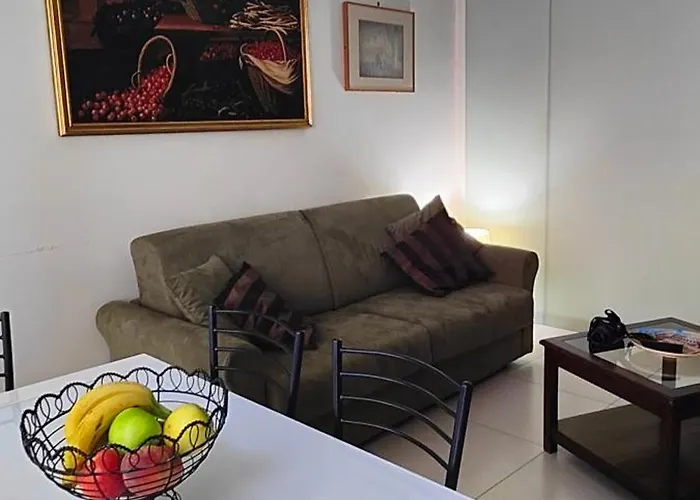 Visconti Apartment. Roma