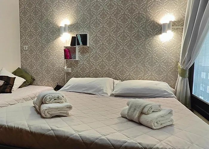 Visconti Apartment. Appartamento Roma